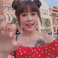 Tak hanya itu, wanita cantik ini juga berhasil meraup Rp 43 jutaan dari donasi yang diberikan para penonton. Itu belum termasuk pendapatan iklan yang sepertinya cukup banyak mengingat jumlah orang yang menonton Yiming. Foto: Instagram @et.1231