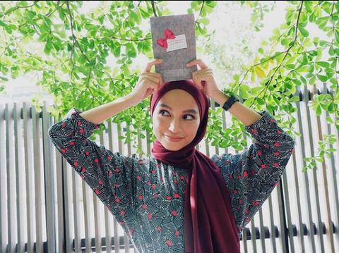 Wani Ardy Wani Ardy, seniman wanita yang terlahir tanpa rahim.