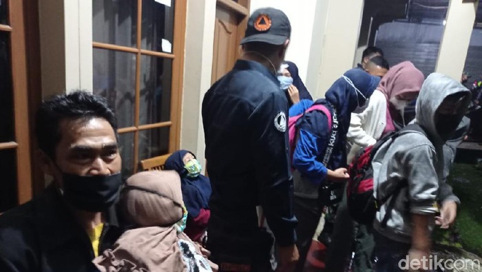 Warga Klaster Ziarah di Bandung Barat