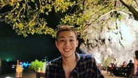 Buntut panjang skandal yang ia lakukan ini membuat dirinya dikeluarkan dari peran utama drama River Where the Moon Rises yang kini sedang berlangsung. Staf produksi drama tersebut kini sudah menggantinya dengan aktor lain. Foto: Instagram @actor_jisoo