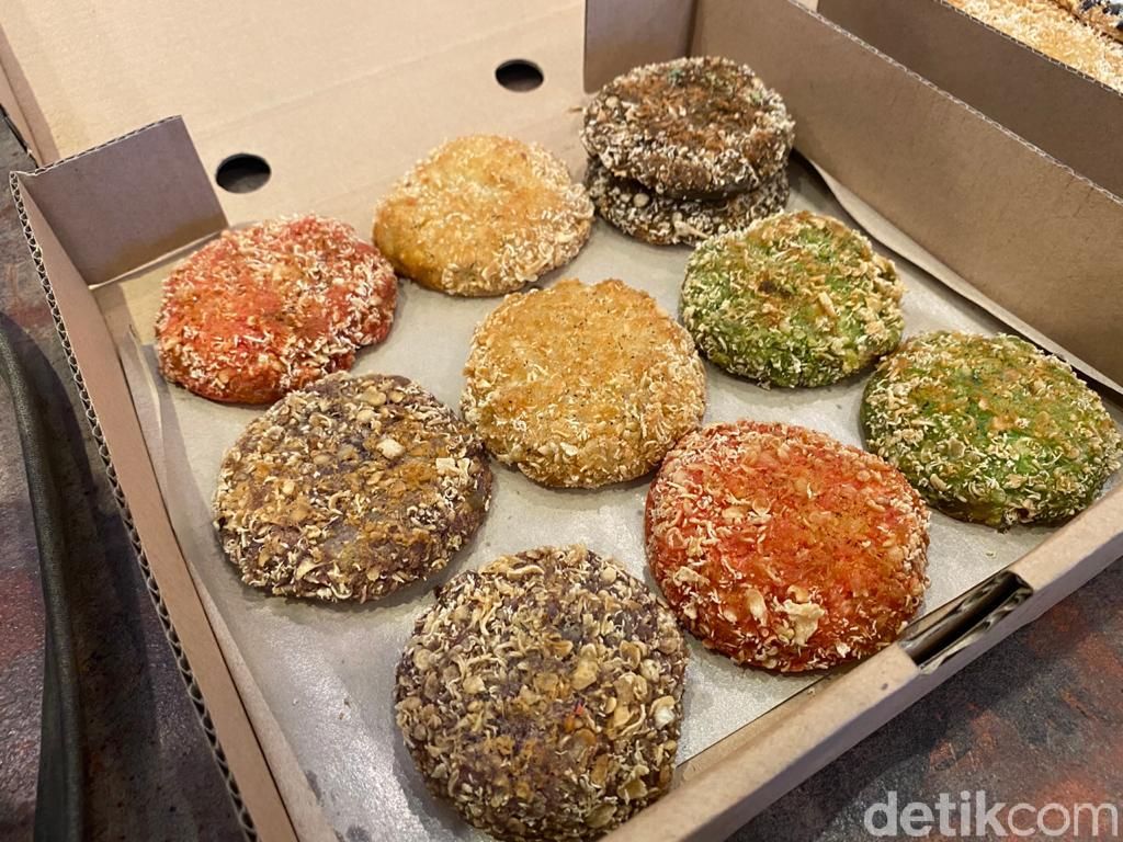Baru! Ini Pisang Goreng Bentuk Pizza yang Lagi Ngehits