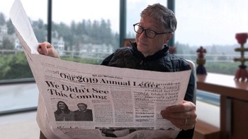 Pulang ke rumah, kemungkinan dia akan membaca buku lagi atau surat kabar. Gates dan keluarganya adalah kutu buku kelas berat dan ia sering merekomendasikan buku yang ia anggap berkualitas. Foto: Facebook