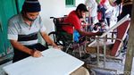 Menjaga Kreativitas, Warga Difabel di Klaten Belajar Melukis