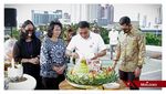 Moeldoko Saat Makan Es Krim Bareng Ahok dan Tumpengan Bareng Keluarga