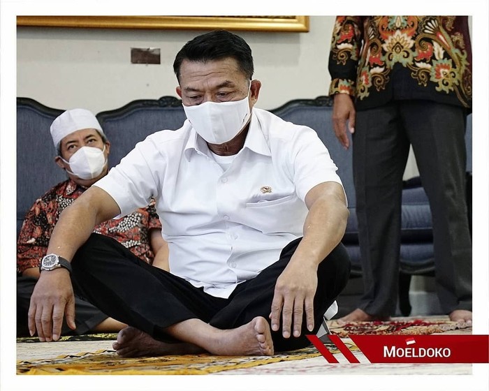 Moeldoko Saat Makan Es Krim Bareng Ahok dan Tumpengan Bareng Keluarga