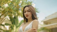 Secara langsung pernah pas lagi makan di restoran sama teman, terus aku ke toilet ada gadun nyolek aku. Dia nanya boleh minta nomor HP nggak, terus dia bilang kamu mau berapa mau dibayarin semua. Aku kaget, hah bayar apa. Dia tetap usaha kasih kertas, nulis Rp 50 juta per bulan mau nggak, katanya. Foto: dokumen pribadi Monica Muller