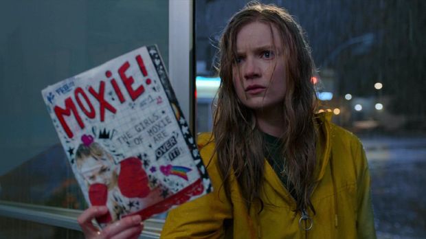 Moxie. Hadley Robinson as Vivian in Moxie.  Cr /NETFLIX © 2020