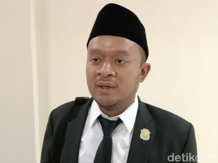 DPC Partai Demokrat Lamongan tetap pada pendirian menolak KLB Demokrat di Deli Serdang, Sumatra Utara. DPC juga memastikan tidak ada anggota atau pengurus Lamongan yang hadir di KLB tersebut.