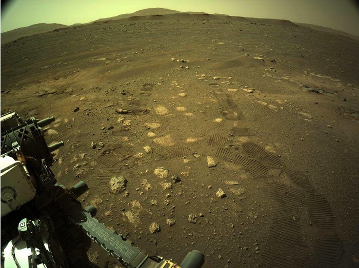 Rover Perseverance mulai bergerak berjalan menyusuri permukaan Mars. Tujuannya untuk mencari bukti kehidupan di planet ini.