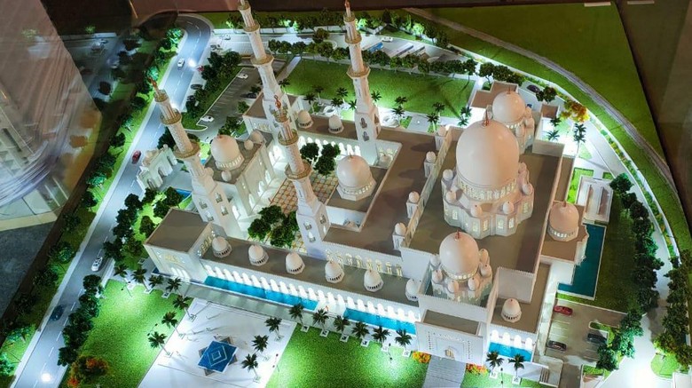 Masjid hadiah dari Pangeran Uni Emirat Arab (UEA) Sheikh Mohamed bin Zayed Al Nahyan untuk Presiden Joko Widodo resmi dibangun di Solo, Jawa Tengah (Jateng), Sabtu (6/3/2021)