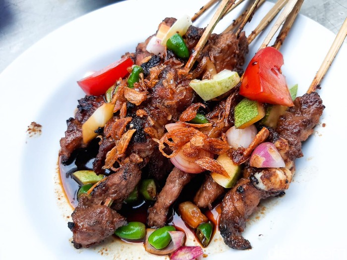 Sate Pak Heri Asli Sate Pak Heri Asli, sate legendaris di Sabang, Jakarta Pusat Sejak 1974