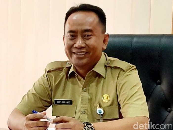 Sekelompok warga mengambil paksa jenazah pasien yang memiliki gejala COVID-19 di Probolinggo. Mereka akan dites swab jika pasien tersebut ternyata positif COVID-19.