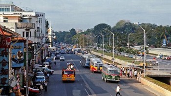 Ini suasana tahun 1970-an di mana Singapura mulai giat membangun. Foto: Vintag