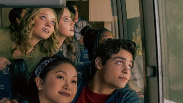 TO ALL THE BOYS IVE LOVED BEFORE 3.  Lana Condor as Lara Jean Covey, Noah Centineo as Peter Kavinsky, in TO ALL THE BOYS IVE LOVED BEFORE 3. Cr. Katie Yu / Netflix © 2020