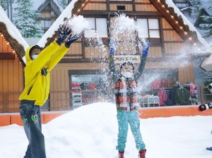 Liburan Tak Harus Jauh, Daftar Promo Trans Snow World Bintaro Aja!