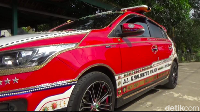 Ini Wujud Yaris yang Dihiasi Emas Batangan, Dollar hingga Berlian Senilai Rp 40 M