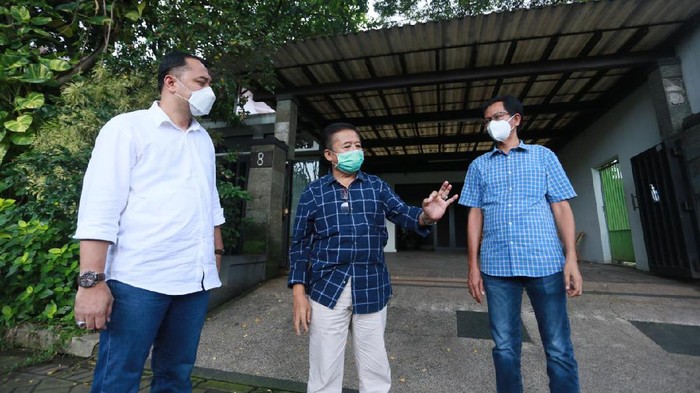 Wali Kota Surabaya Eri Cahyadi silaturahmi ke Bambang DH, Wali Kota Surabaya 2002-2010. Bambang saat ini menjadi anggota DPR RI.
