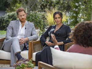 Pangeran Harry Ungkap Jika Ayahnya Tak Mau Angkat Telepon