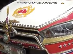 Wow! Mobil Warga Pantura Ini Dihiasi Emas dan Berlian Seharga Miliaran