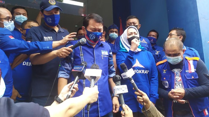 Acara cap jempol darah pengurus Demokrat DKI Jakarta (Luqman-detikcom)