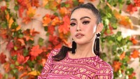 Sebagai pembawa acara berita gosip, Anastasia Praditha sering mewawancarai artis. (Foto: Dokumentasi Pribadi Anastasia Praditha) 