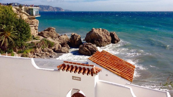 Berlokasi di bagian selatan Spanyol, Kota Andalusia memiliki keindahan yang sangat memesona. Tak hanya itu, Andalusia juga pernah mengharumkan Eropa dengan ilmu, budaya, dan juga keseniannya.Andalusia merupakan bukti bahwa Agama Islam telah tersebar hingga ke penjuru dunia. (Foto: Unsplash/Dave Weatherall) Berlokasi di bagian selatan Spanyol, Kota Andalusia memiliki keindahan yang sangat memesona. Tak hanya itu, Andalusia juga pernah mengharumkan Eropa dengan ilmu, budaya, dan juga keseniannya.Andalusia merupakan bukti bahwa Agama Islam telah tersebar hingga ke penjuru dunia. (Foto: Unsplash/Dave Weatherall)