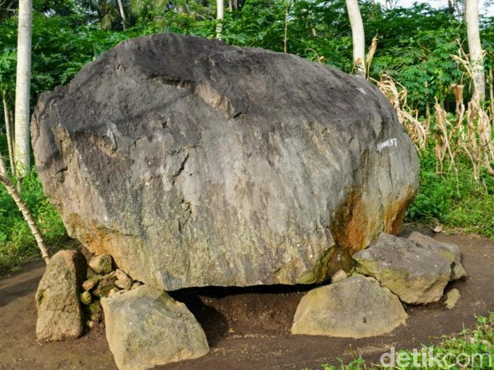 batu dolmen di bondowoso