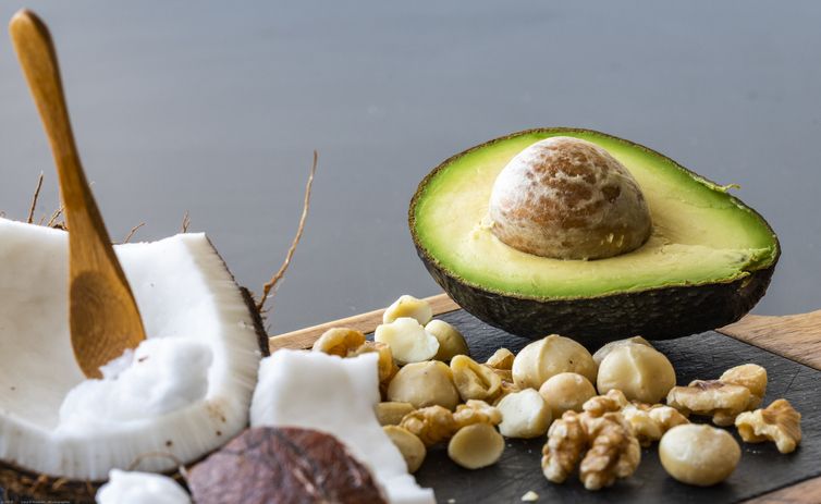 5 Cara Menurunkan Kolesterol Melalui Pola Makan