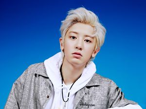 Potret Chanyeol EXO Setelah Resmi Selesaikan Wajib Militer