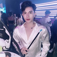 Pertama kali pulang ke rumah setelah operasi plastik, orangtua Do Quyen tidak mengenalinya. Itu membuat dirinya sedih. Tapi ia sadar dengan konsekuensinya. Foto: Facebook/Do Quyen