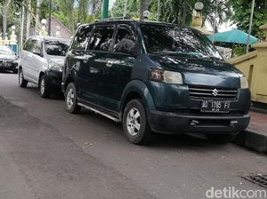 Duh, Jalur Sepeda di Solo Jadi Tempat Parkir