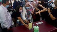 Gojek mendukung keberlangsungan bisnis UMKM kuliner dengan mendorong contactless society lewat pemberian fasilitas pembayaran non-tunai tanpa kontak langsung dengan GoPay dan PayLater.