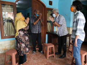 Ajak Sang Putra, Ganjar Pranowo Bernostalgia ke Kosannya di Masa Muda