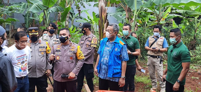 Kapolra Metro Jaya Irjen Fadil Imran di Kampung Tangguh Jaya, Tangsel (Yogi-detikcom)
