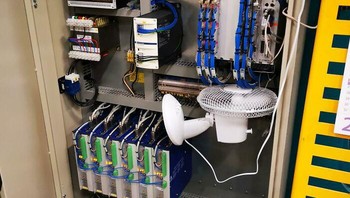 Sistem pendingin server model terbaru. Foto: Bored Panda