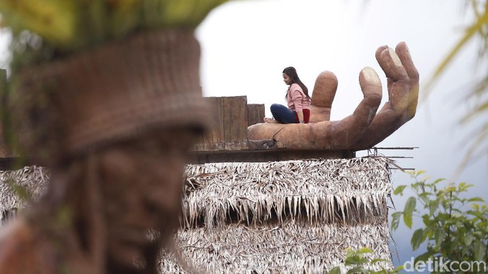 Malang memiliki sejuta pesona wisata yang seolah tak pernah ada habisnya. Salah satunya adalah The Roudh 78 yang terletak di areal Desa Wisata Pujon.