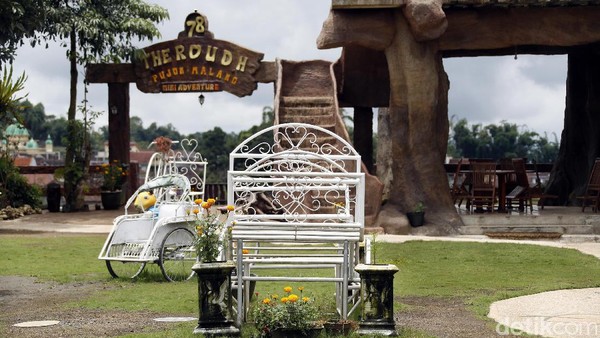 The Roudh 78 memiliki beragam atraksi yang menarik dan ramah untuk keluarga. Seperti Hand Boat (Perahu Tangan), Water Roller (Bola Guling), Water Ball (Bola Air), Perahu Angsa dan Perahu Dayung, Berkuda, Paint Ball, serta Edukasi pertanian dan hewan kelinci, kuda, kambing dan ikan. The Roudh 78 memiliki beragam atraksi yang menarik dan ramah untuk keluarga. Seperti Hand Boat (Perahu Tangan), Water Roller (Bola Guling), Water Ball (Bola Air), Perahu Angsa dan Perahu Dayung, Berkuda, Paint Ball, serta Edukasi pertanian dan hewan kelinci, kuda, kambing dan ikan.