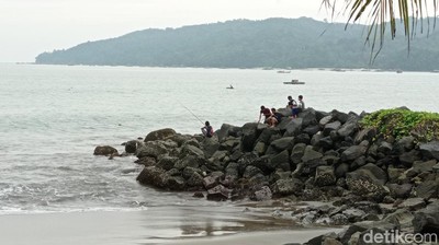 Foto: Nikmati Senja di Pantai Pangandaran