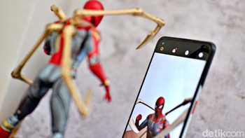 Nantinya Oppo Reno5 Marverl Avengers Edition akan dijual secara terbatas lewat online. Foto: Adi Fida Rahman/detikINET