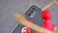 Oppo Reno5 Marvel Avengers Edition