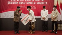 OJK saat ini telah mendirikan 60 BWM dengan diresmikannya BWM di Pondok Pesantren Al Muayyad dan Ponpes Al Quraniyy Azzayadiy, dengan total penerima manfaat sekitar 41.436 nasabah dan total pembiayaan mencapai Rp 60,6 miliar.