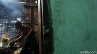 Usaha cendol dawet bukanlah sesuatu yang baru di Dusun Lasah. Konon, usaha ini sudah berjalan turun temurun di tiga generasi.