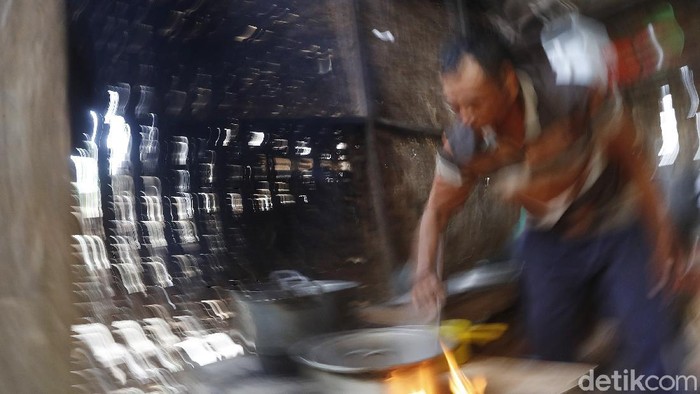 Perputaran Uang Klaster Cendol Dawet Binaan BRI Meskipun usahanya sederhana, klaster cendol dawet sagu Lasah memiliki perputaran uang yang aktif. Uniknya, semua bermula dan bermuara di BRI.