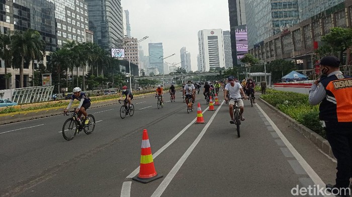 Pesepeda di kawasan Sudirman, Minggu (7/3/2021) pagi (Wilda/detikcom).