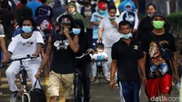 Namun banyak warga DKI Jakarta masih banyak yang masih berkerumun dan abaikan pemakaian masker.