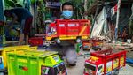 Pria Ponorogo Ini Kebanjiran Orderan Mainan Truk Oleng