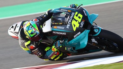 Momen Perdana Rossi Geber YZR-M1 Bersama Petronas Yamaha SRT