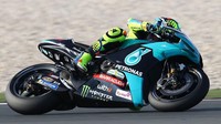 Kendati berada di tim satelit, Rossi sendiri dipastikan mendapatkan motor balap spek pabrikan, sama seperti dua pebalap Monster Energy Yamaha, Fabio Quartararo dan Maverick Vinales. Rossi bersama Quartararo dan Vinales, akan menggunakan YZR-M1 2020. Foto: Instagram @sepangracingteam