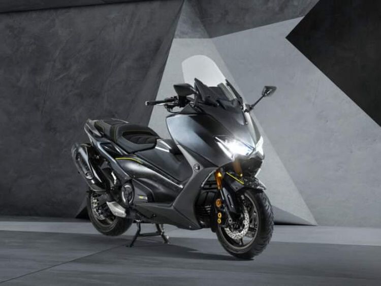 Yamaha TMAX Edisi Ultah Ke-20