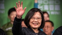 Beralih ke Asia, kali ini adalah Presiden dari Taiwan Tsai Ing-wen. Ia pun memimpin kerja penanganan COVID-19 dengan cepat dengan mengaktifkan pusat komando epidemi negara itu sejak awal Januari dan melakukan pembatasan perjalanan juga karantina. Getty Images/Carl Court